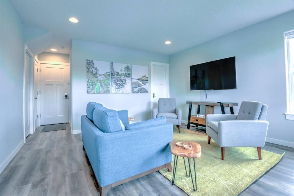 New Tri-Level Home With Ocean View And 3 En-Suite Bedrooms! ديبو باي المظهر الخارجي الصورة