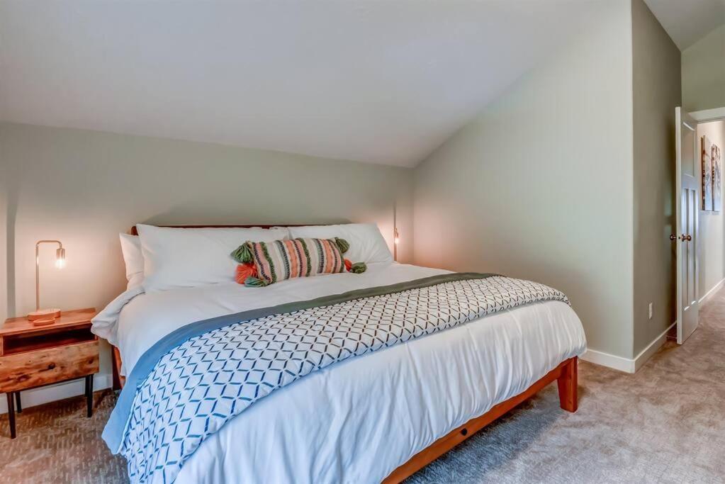 New Tri-Level Home With Ocean View And 3 En-Suite Bedrooms! ديبو باي المظهر الخارجي الصورة